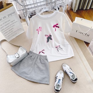 Set áo pull trắng nơ hồng + chân váy xám