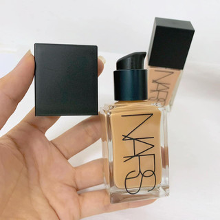 Kem nền NARS Light Reflecting Foundation đủ size