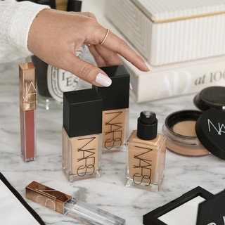 Kem nền NARS Light Reflecting Foundation đủ size