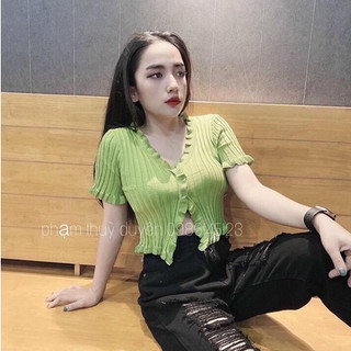 Áo len cổ tim cúc tròn viền bèo