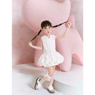 ( HEHEHIHI - JELLY DRESS )Váy bé gái thiết kế cổ V đuôi phồng màu trắng - V100