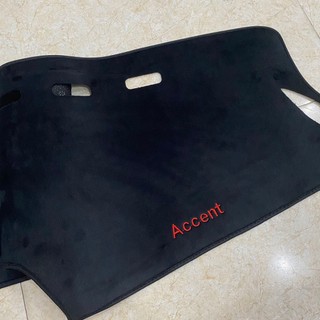 Thảm taplo lông cừu xe  Accent 2018 2019 2020 2021 2022 2023 màu đen, mẫu lông cừu cao cấp có chống trượt