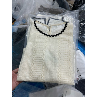 Áo sơ mi ren viền đen QC