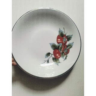 Đĩa quả hồng và đĩa vịt men đá