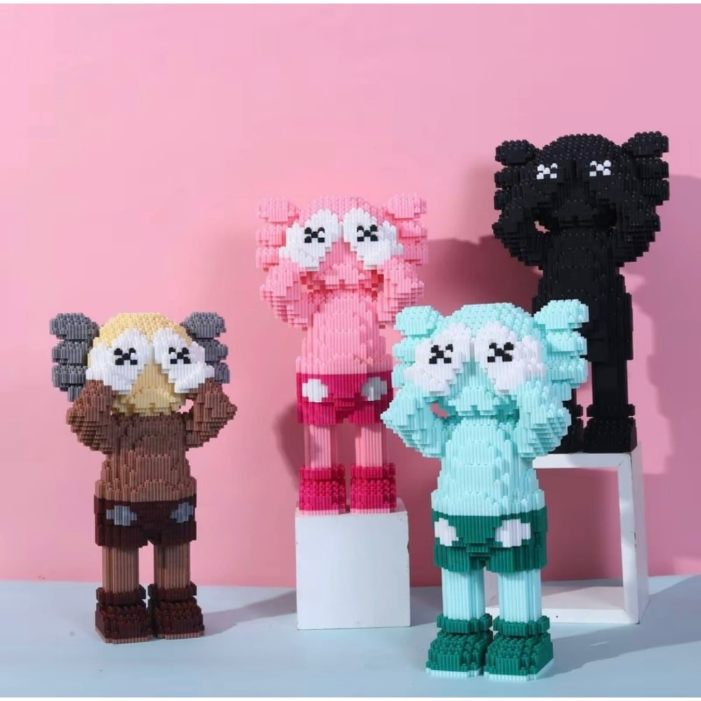 Mô Hình Lắp Ghép KAWS (Hoả Tốc Hà Nội)