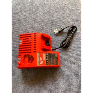 Sạc pin 18v Milwaukee hàng nhập Mỹ
