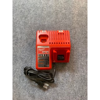 Sạc pin 18v Milwaukee hàng nhập Mỹ