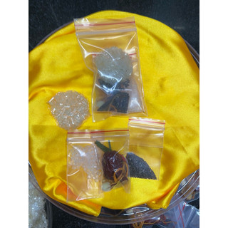 tổ yến chưng -yến sào nha trang- set yến viên chia sẵn[ tặng hủ thuỷ tinh]+đông trùng,hạt sen,lá dứa,táo đỏ,hạt chia....