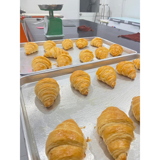 Bột croisant cán bơ ngon( bánh sừng trâu )1 cuộn 700gram