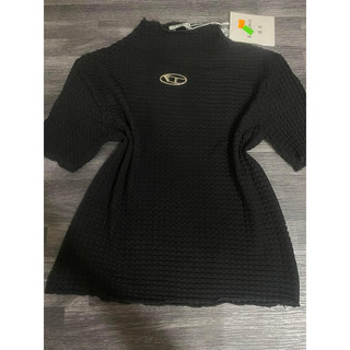 áo thun ôm cổ lọ size S