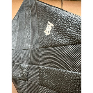 Ví cầm tay Burberry da thật