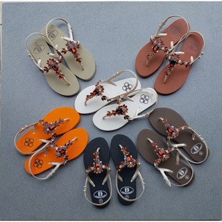 dép quai hậu đính đá (form rộng đặt lùi size, có 2 kiểu sandals và xỏ ngón, đế cao su dẻo, mang êm chân, size 35 đến 39.