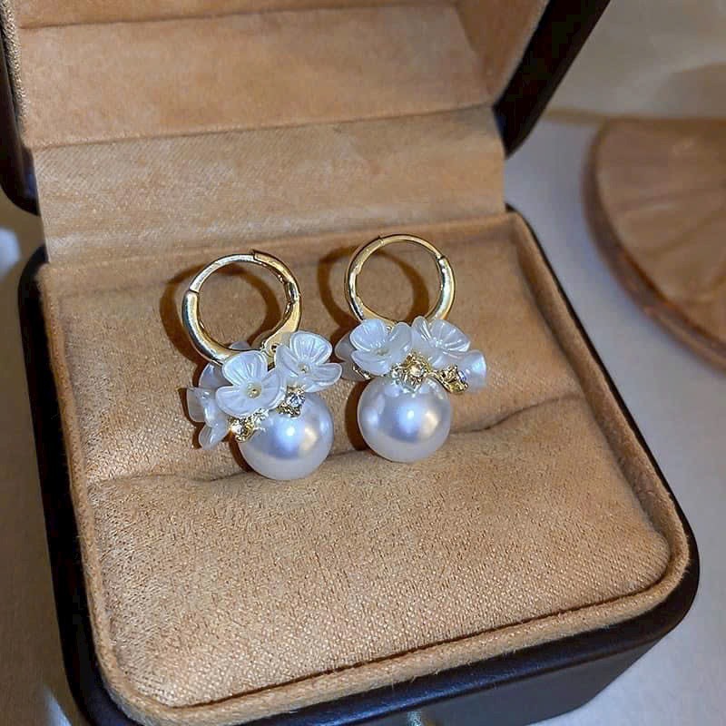 Khuyên tai bất đối xứng
