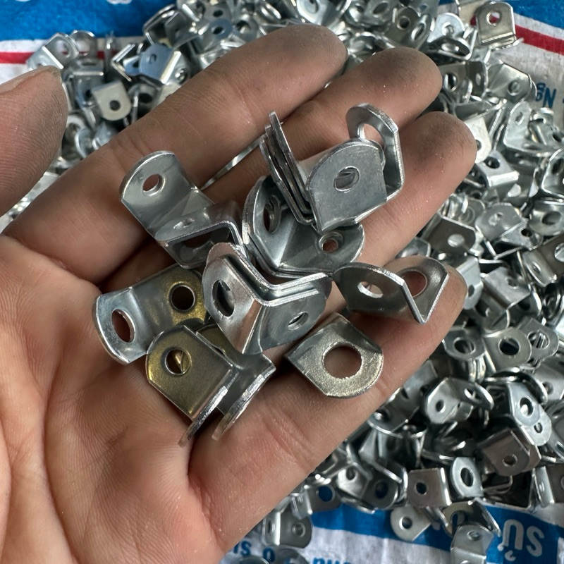 200G CÁI KE GÓC SẮT VUÔNG 1F5