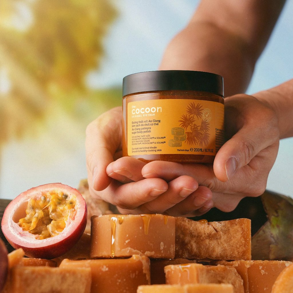 Tẩy da chết cơ thể đường thốt nốt An Giang Cocoon 200ml