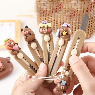 Dao rọc giấy gắn charm hình gấu Capybara