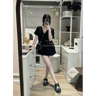 Áo Phông Cổ Tim Trơn Basic Form Rộng