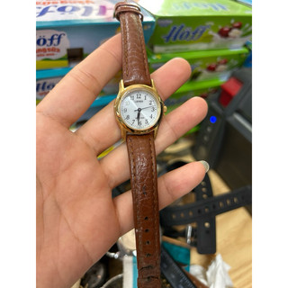 Đồng hồ nữ pin năng lượng hiệu Leneo