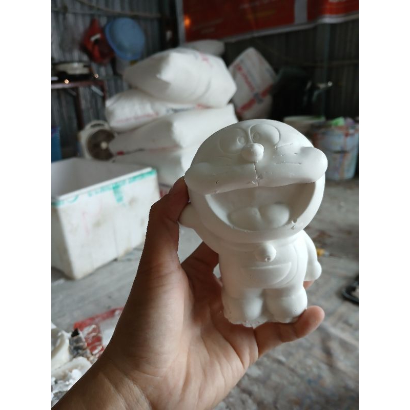 Tượng doremon dễ thương