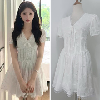 [NEW - sẵn] Đầm trắng dự tiệc cổ V thắt nơ tay bồng 2 lớp chất thô boi ren xinh sang nhẹ nhàng Hally Dress