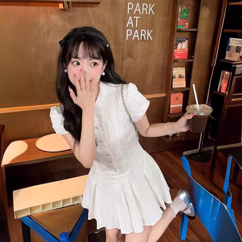 [NEW/ SẴN] Đầm/Váy sơ mi viền bèo xếp ly kèm quần bảo hộ Lira Dress | BigBuy360 - bigbuy360.vn
