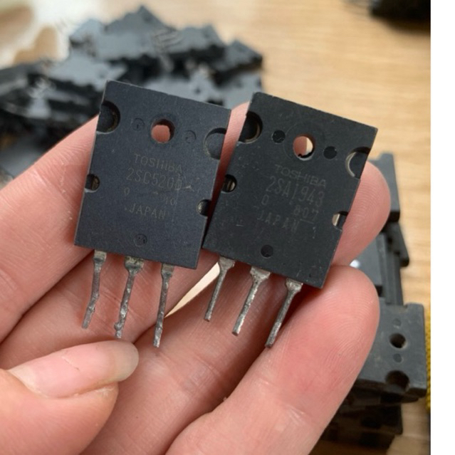 Cặp sò Toshiba 2SC5200 / 2SA1943 tháo máy