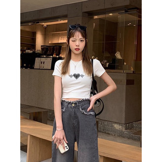 ÁO TAY NGẮN DÁNG CROPTOP ÔM TRÁI TIM NẰM NGANG