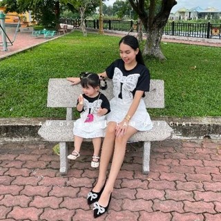 Đồ đôi mẹ bé áo đính nơ thêu kèm chân váy ren tầng