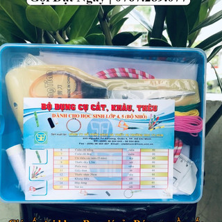 Bộ dụng cụ cắt ,khâu ,thêu lớp 4-5