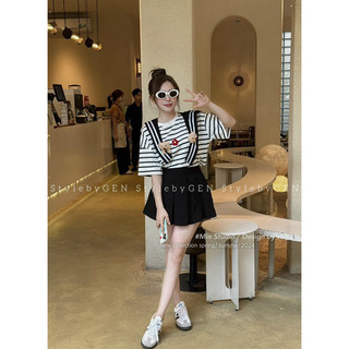 Set áo thun cổ tròn sọc đính gấu cổ kèm chân váy xòe trendy
