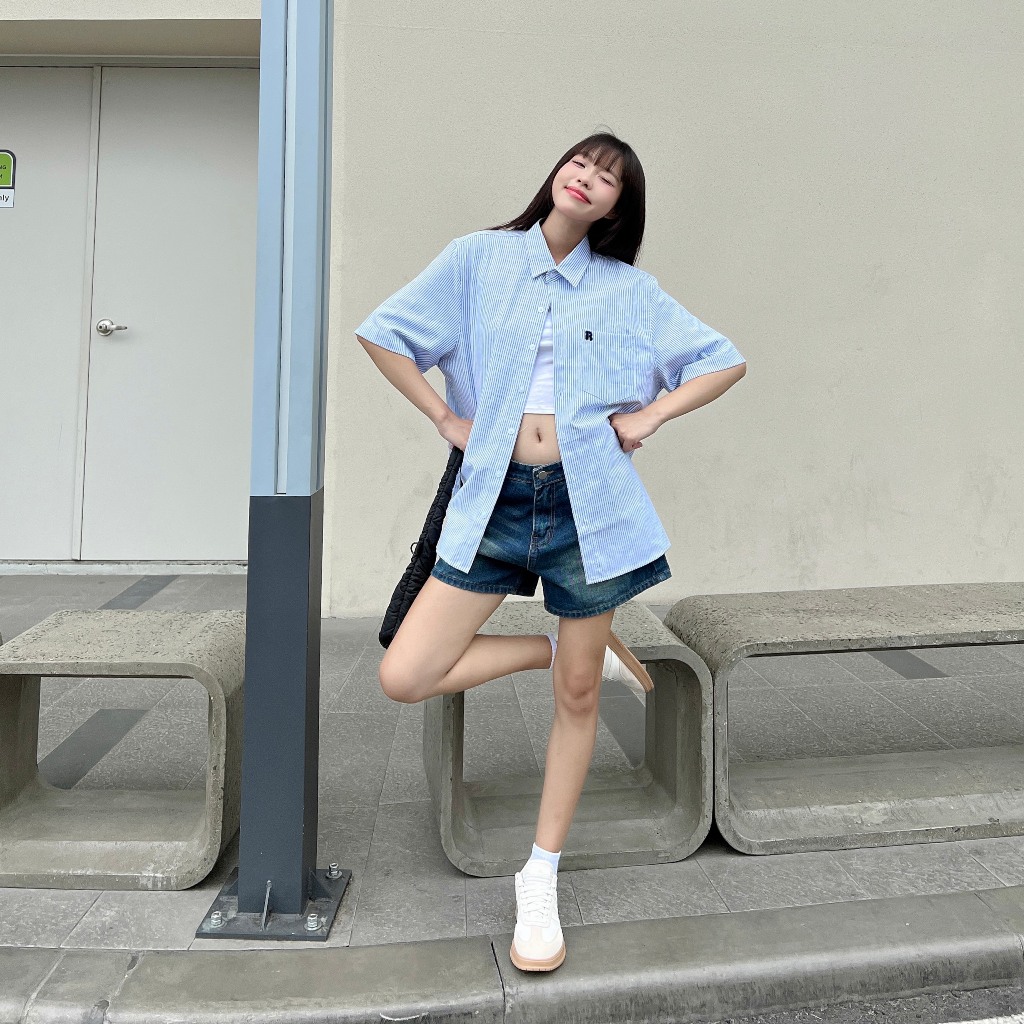 ÁO SƠ MI/SHIRT TAY NGẮN ĐÓNG NÚT UNISEX NAM NỮ FORM ÂU RAGE OF THE SEA(ROTS STUDIO)"SỌC CARO LOGO CHỮ R TAY NGẮN CÓ TÚI" | BigBuy360 - bigbuy360.vn