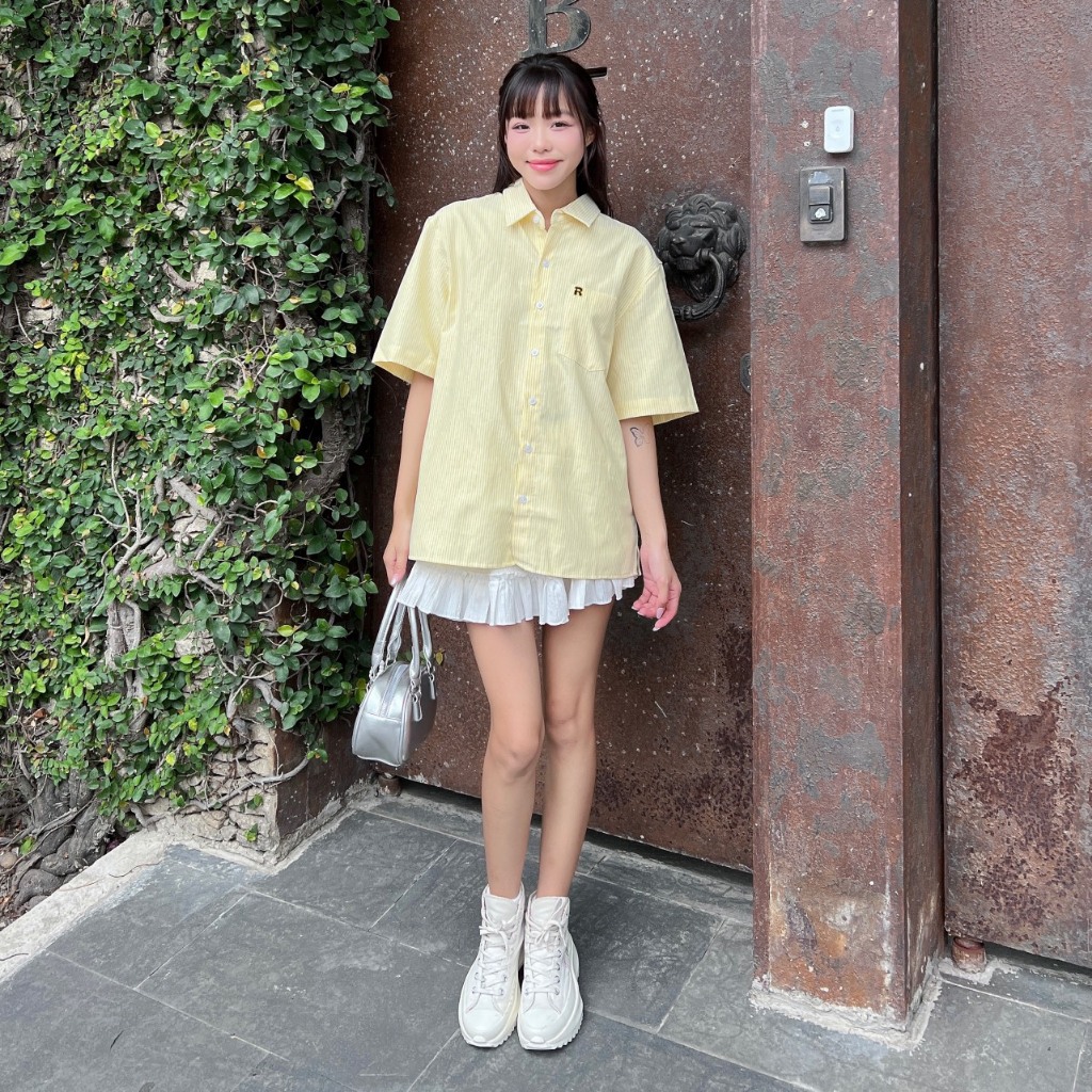 ÁO SƠ MI/SHIRT TAY NGẮN ĐÓNG NÚT UNISEX NAM NỮ FORM ÂU RAGE OF THE SEA(ROTS STUDIO)"SỌC CARO LOGO CHỮ R TAY NGẮN CÓ TÚI" | BigBuy360 - bigbuy360.vn