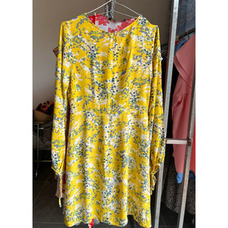 đầm hoa nhí vạt chéo