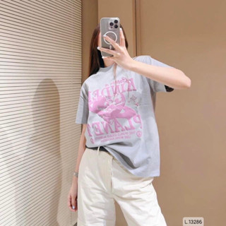 Áo phông in chữ nổi tím