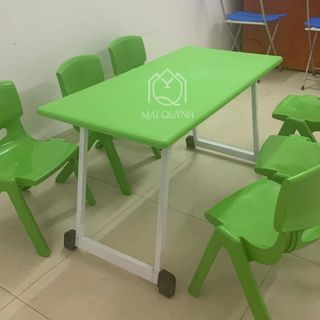 Bàn mầm non gấp gọn bàn mầm non nhựa đúc xếp gọn gập bụng