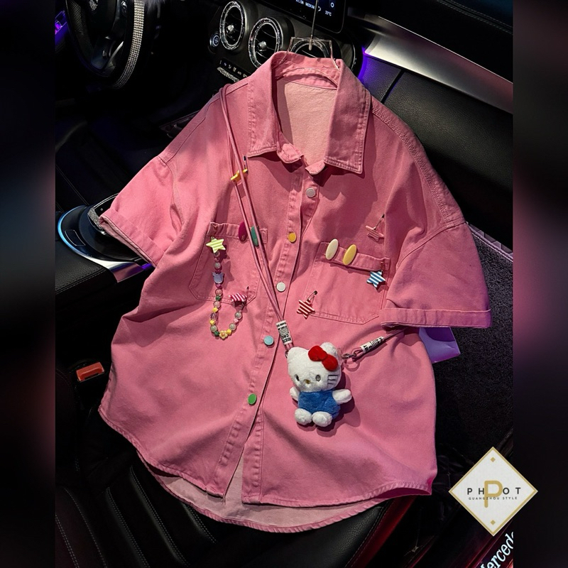 Áo jean hồng kèm Hello Kitty