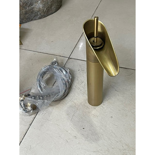 Bộ Lavabo Đá tự nhiên gồm ( chậu + vòi thác + xã )