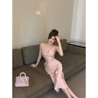 Đầm satin hai dây kết hoa