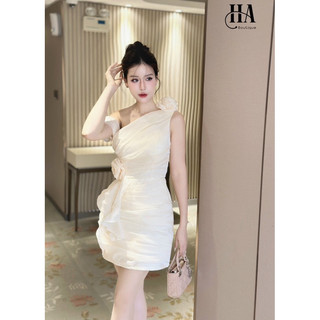 Váy xếp tầng đính hoa lệch vai 530k sml