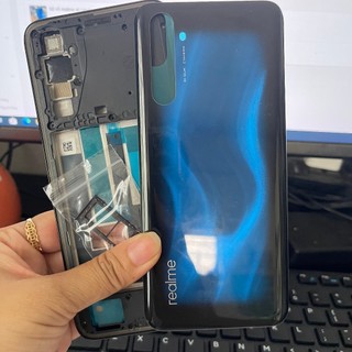 bộ vỏ realme 6 pro ( gồm .xương. lưng.nút bấm) có nắp lưng ,khe sim