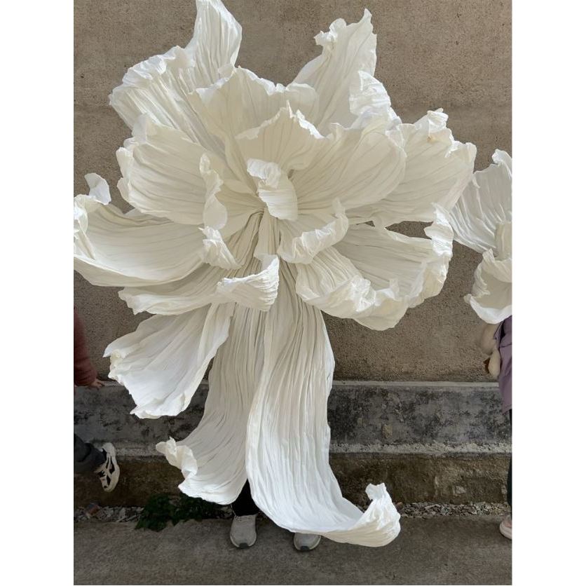 Giấy nhăn làm hoa khổng lồ hoa decor