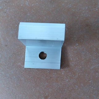 Kẹp biên tấm pin 30mm