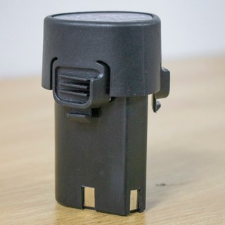 Đế sạc pin BENYU 12 vol