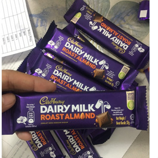 Socola Cadbury Dairy Milk Hộp 37g 24 thanh Malaysia 3 vị Nhập khẩu Bời Kinh Đô.