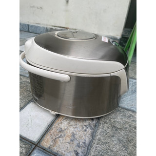 Nồi cơm Sanyo mặt quỷ 1l8 hàng Nhật