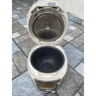 Nồi cơm Sanyo mặt quỷ 1l8 hàng Nhật