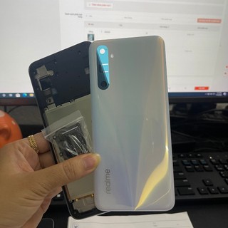Bộ vỏ điện thoai realme 6 zin mới có kính cam có nút tăng giảm, có khe sim