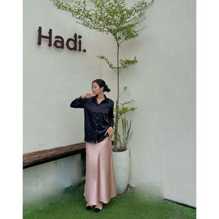 Chân váy lụa bóng