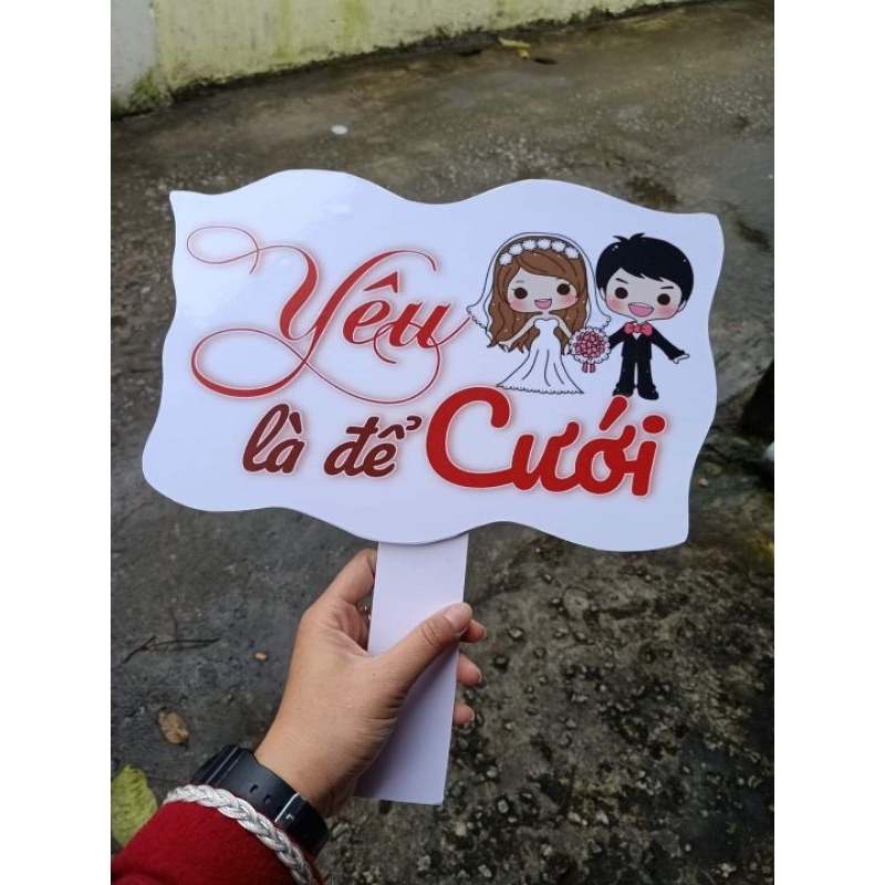 Hashtag cầm tay chụp ảnh sinh nhật, đám cưới, khai trương, họp lớp, tên shop