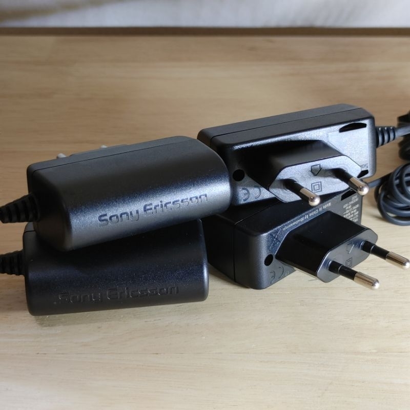 SẠC SONY ERICSSON PHIÊN BẢN SẠC TAI NGHE BLUETOOTH 